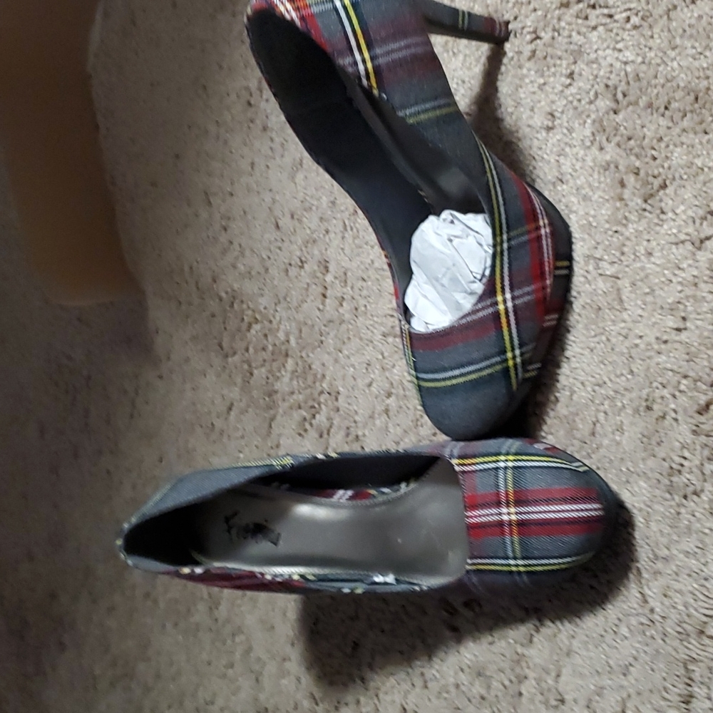 Grey plaid heels